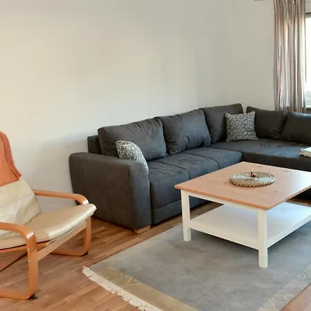 Zur Angenehmen Gegend Apartment *